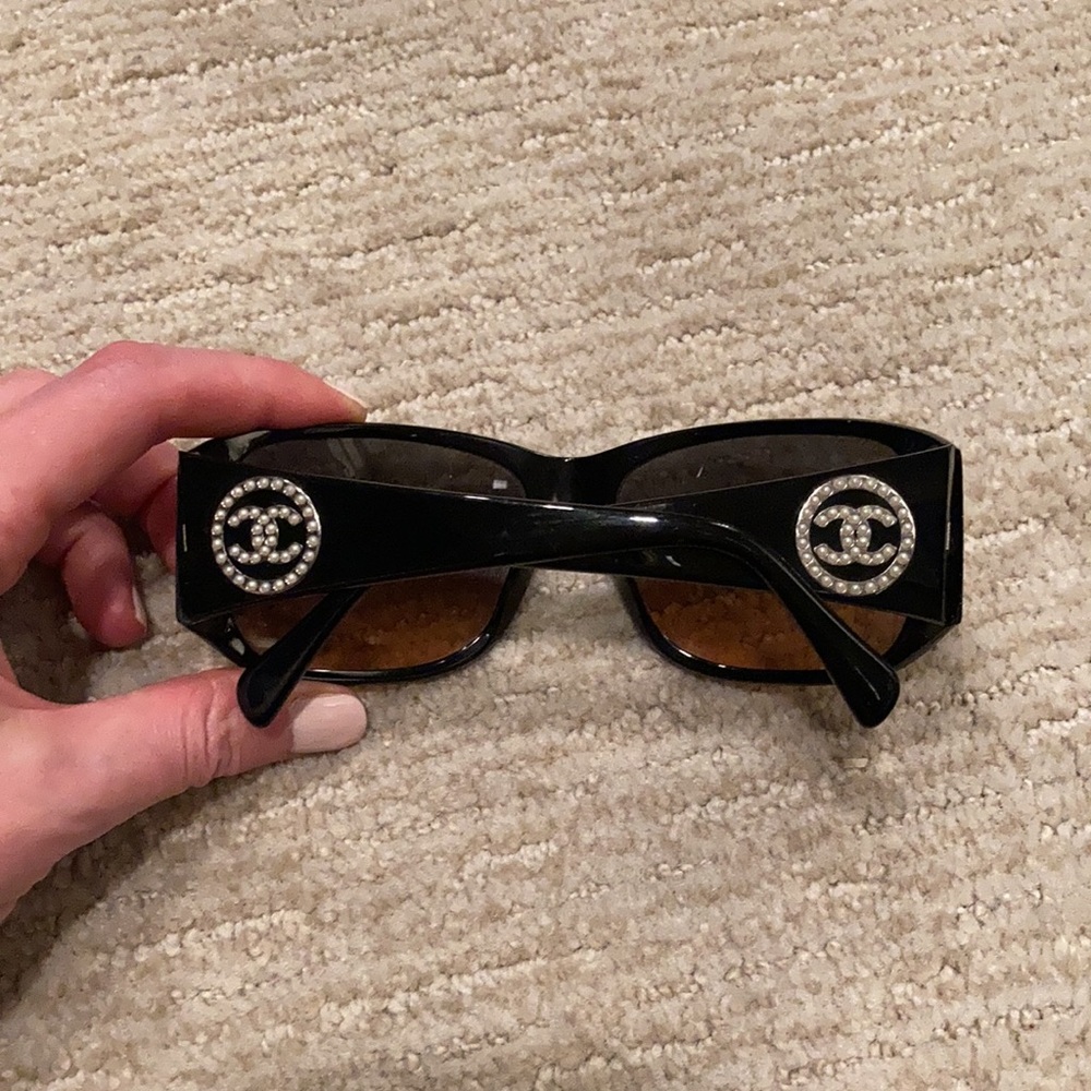 Black Chanel sunglasses pearl detail